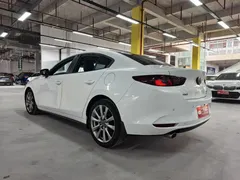2022 Mazda 3 2.0L AT, белый — фото 8