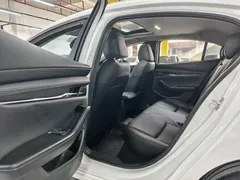 2022 Mazda 3 2.0L AT, белый — фото 10