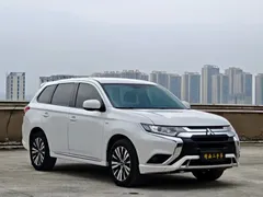 2020 Mitsubishi Outlander 2.0L 2WD 5-seat, белый — фото 3