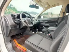 2020 Mitsubishi Outlander 2.0L 2WD 5-seat, белый — фото 4