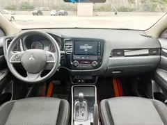 2020 Mitsubishi Outlander 2.0L 2WD 5-seat, белый — фото 6
