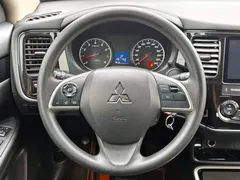 2020 Mitsubishi Outlander 2.0L 2WD 5-seat, белый — фото 13