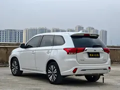 2020 Mitsubishi Outlander 2.0L 2WD 5-seat, белый — фото 16