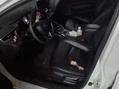 2021 Toyota Corolla TNGA 1.5L CVT Elite, белый — фото 9