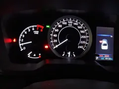 2021 Toyota Corolla TNGA 1.5L CVT Elite, белый — фото 14