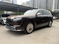 2026 Aito M9 EREV Ultra 6-seat — фото 1