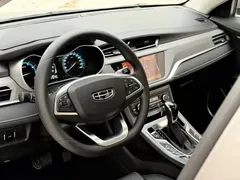 2021 Geely Emgrand UP 1.5L CVT Luxury — фото 3