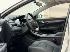 2021 Geely Emgrand UP 1.5L CVT Luxury — фото 4