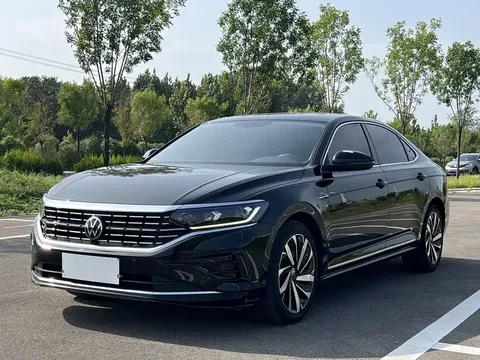 2023 Volkswagen Passat 330TSI Elite