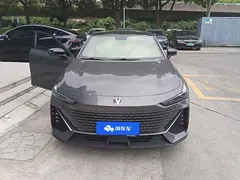 2022 Changan UNI-V 1.5T Premium — фото 2