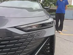 2022 Changan UNI-V 1.5T Premium — фото 5