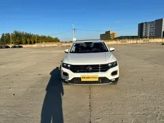 2022 Volkswagen T-Roc 280TSI DSG 2WD Comfort Plus, белый — фото 1