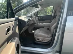 2025 Li Auto i8 Standard — фото 4