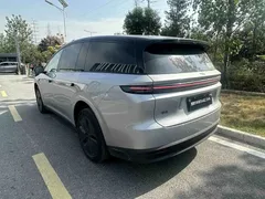 2025 Li Auto i8 Standard — фото 9