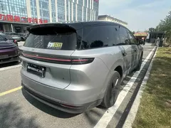 2025 Li Auto i8 Standard — фото 11