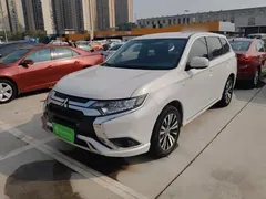 2021 Mitsubishi Outlander 2.0L 2WD 5 Seats, белый — фото 2
