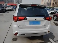 2021 Mitsubishi Outlander 2.0L 2WD 5 Seats, белый — фото 6