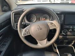 2021 Mitsubishi Outlander 2.0L 2WD 5 Seats, белый — фото 11
