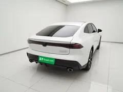 2023 Changan UNI-V 1.5T Premium, белый — фото 4