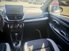2022 Toyota Yaris L Zhixuan X 1.5L CVT Leading Plus, белый — фото 10