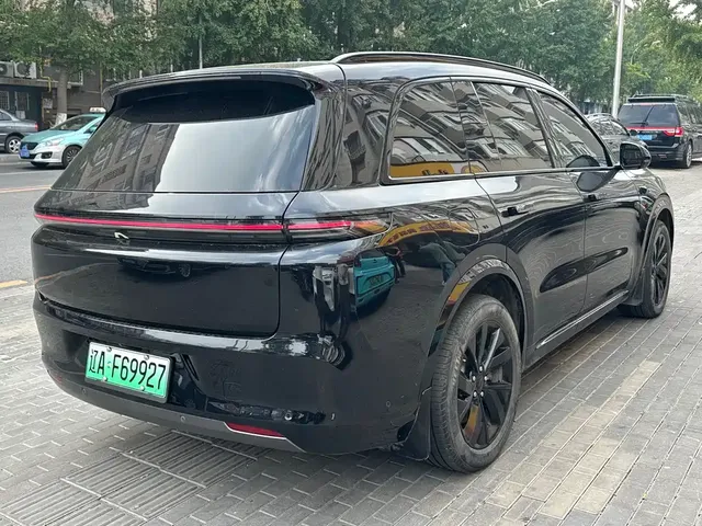 2023 Li Auto L8