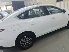2025 BYD Seal 05 PHEV 120KM Smart Driving Flagship, белый — фото 7