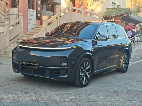 2023 Li Auto L8