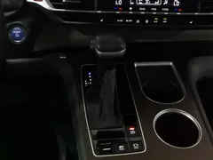2023 Toyota Granvia 2.5L Hybrid Premium Plus, чёрный — фото 13