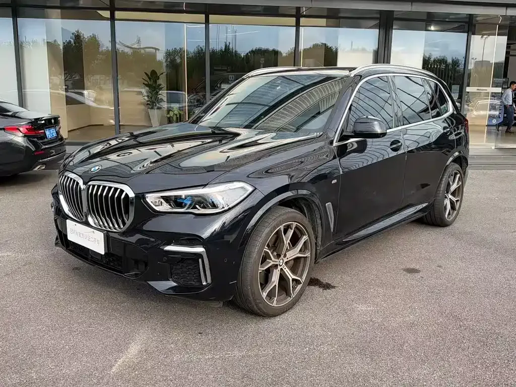 2022 BMW X5 40Li M Sport Package