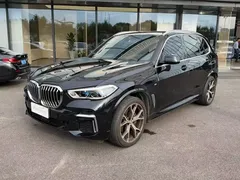 2022 BMW X5 40Li M Sport Package, чёрный — фото 1