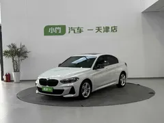 2023 BMW 1 Series 120i M Sport Night Edition, белый — фото 1