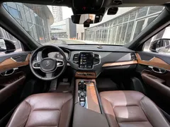 2021 Volvo XC90 7-seat, чёрный — фото 5