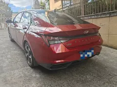 2022 Hyundai Elantra 1.5L CVT LUX Premium — фото 6