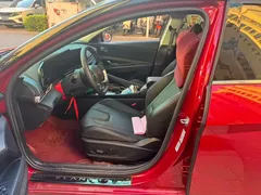 2022 Hyundai Elantra 1.5L CVT LUX Premium — фото 8