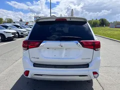 2021 Mitsubishi Outlander 2.0L 2WD Enjoy 5-seat, белый — фото 11