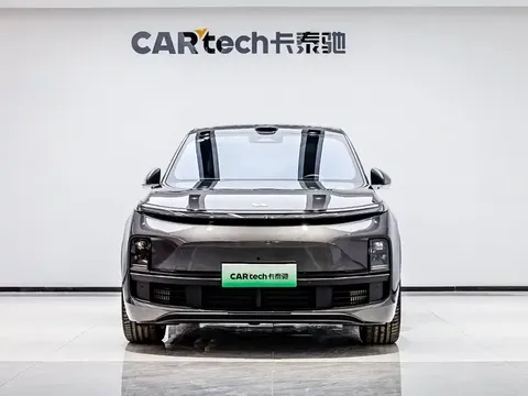 2025 Li Auto L8