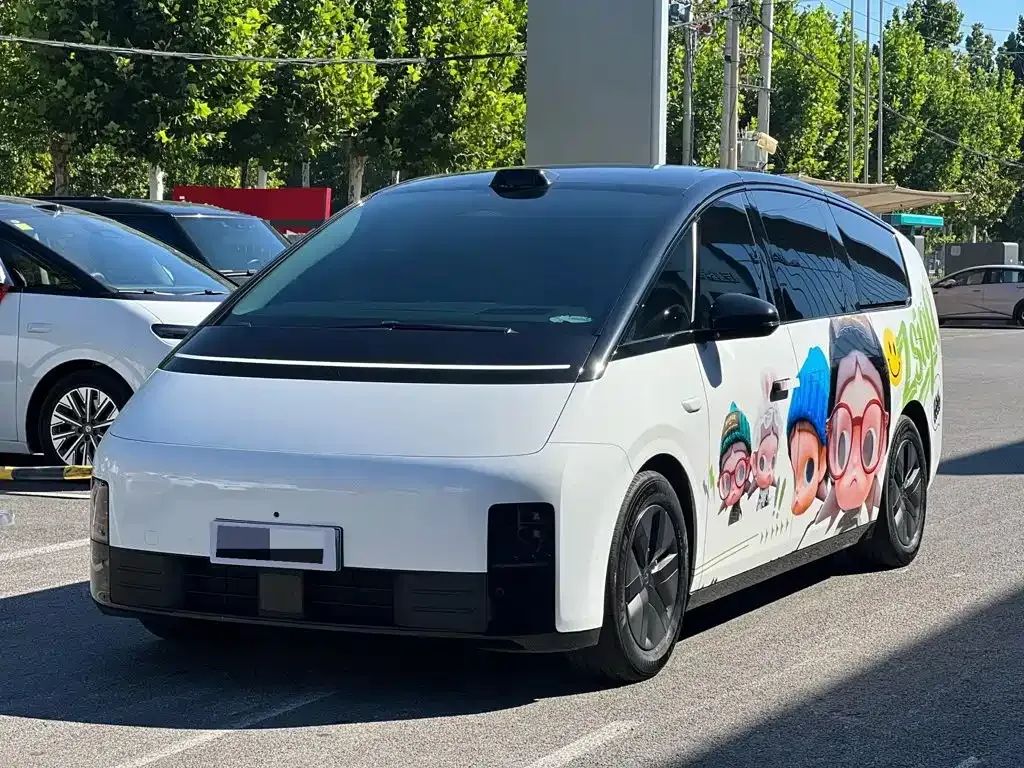 2024 Li Auto MEGA Ultra