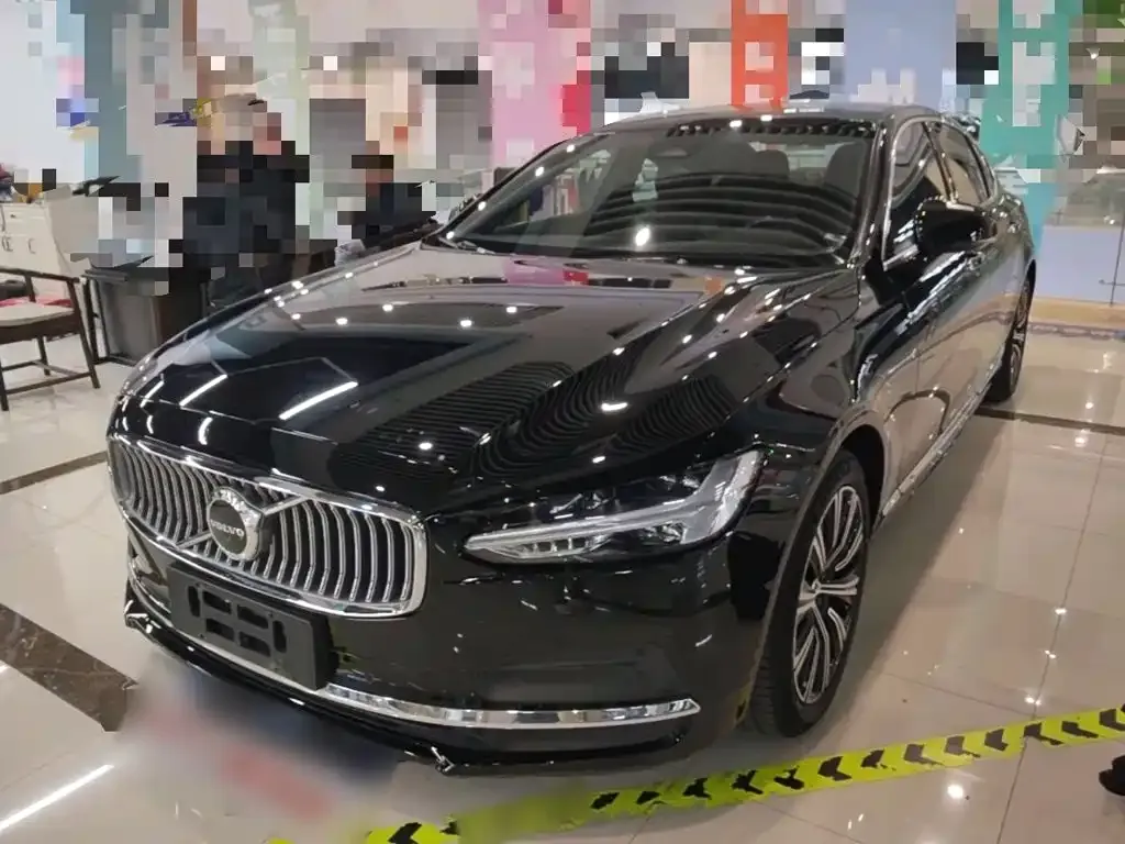 2022 Volvo S90