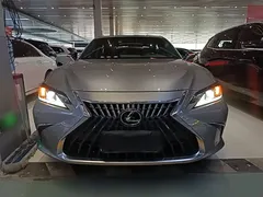 2021 Lexus ES 200 Excellence — фото 3