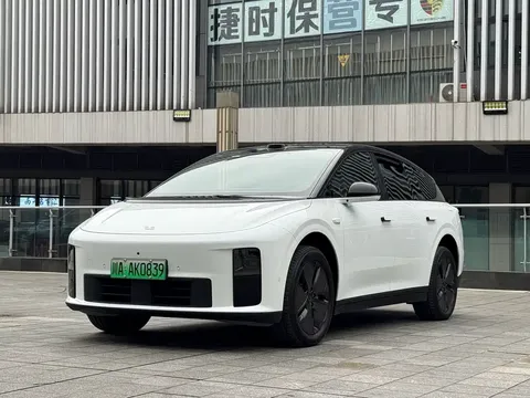 2025 Li Auto i6 2WD Standard