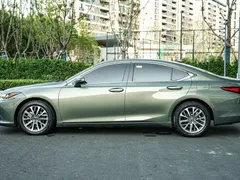 2022 Lexus ES 200 Excellence, зелёный — фото 7