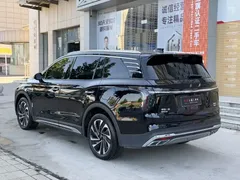 2024 Hongqi HS7 2.0T PHEV 4WD 6, чёрный — фото 11