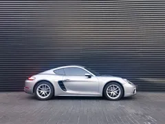 2022 Porsche 718 Cayman 2.0T — фото 6