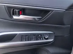 2022 Toyota Harrier Hybrid 2.5L CVT 2WD Luxury — фото 18