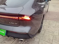 2022 Changan UNI-V 1.5T Excellence — фото 8