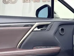 2020 Lexus RX 300 2WD Elite, белый — фото 16