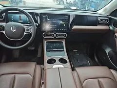 2023 Leapmotor C11 EV 500 Comfort, чёрный — фото 13