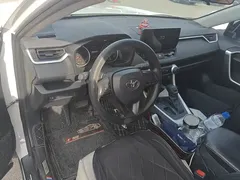 2022 Toyota Wildlander 2.0L CVT 2WD, белый — фото 12