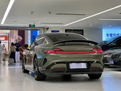 2024 Xiaomi SU7 4WD Long Range Advanced ADAS Max, зелёный — фото 7