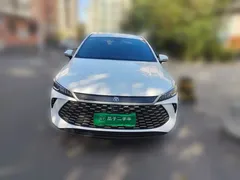 2025 BYD Qin PLUS DM-i PHEV Smart Driving 55km Leading, белый — фото 2
